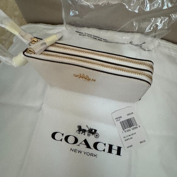 COACH Double Zip Chalk Leather Wristlet NWT - Picture 3 of 7